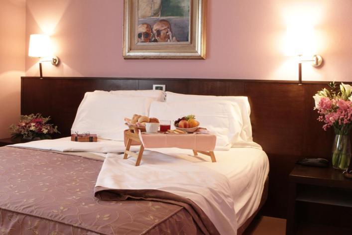Hotel City Piacenza Oda fotoğraf